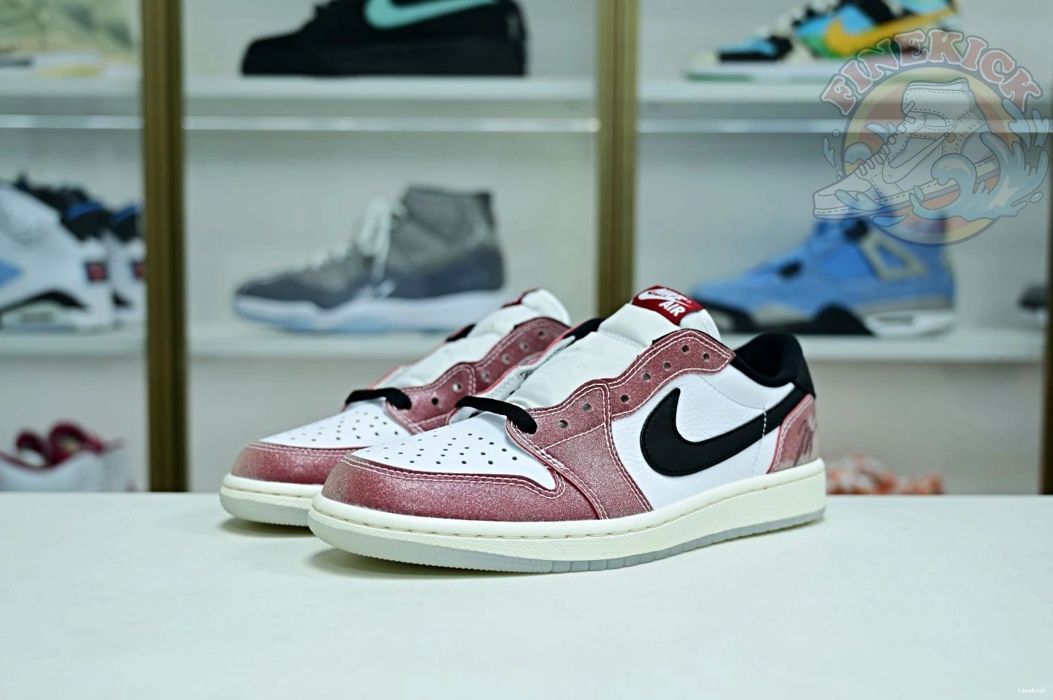 Room Trophy Jordan1 Low x Air Jordan OG 0731